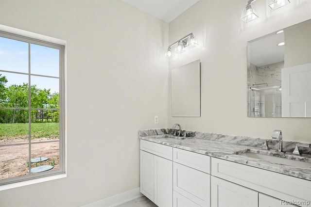 57560 Omo Road, Ray, MI 48096