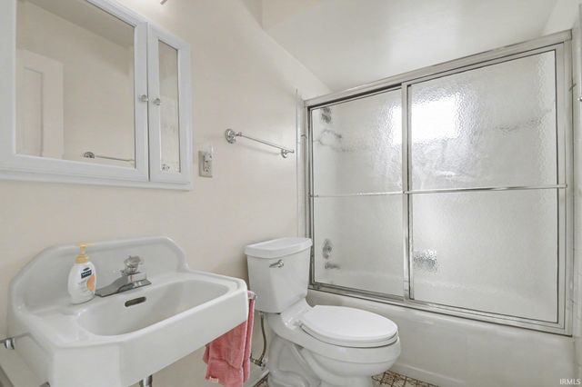 506 W Angela Boulevard, South Bend, IN 46617