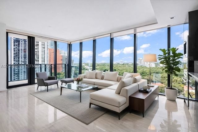 1451 Brickell Ave 1404, Miami, FL 33131