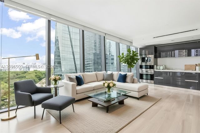1451 Brickell Ave 1404, Miami, FL 33131