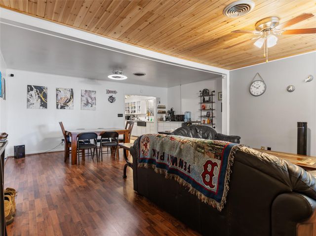 106 W Watt Street, El Campo, TX 77437