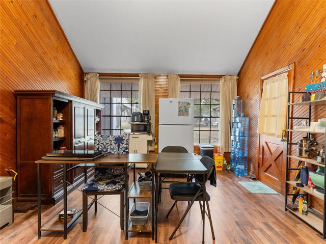 106 W Watt Street, El Campo, TX 77437