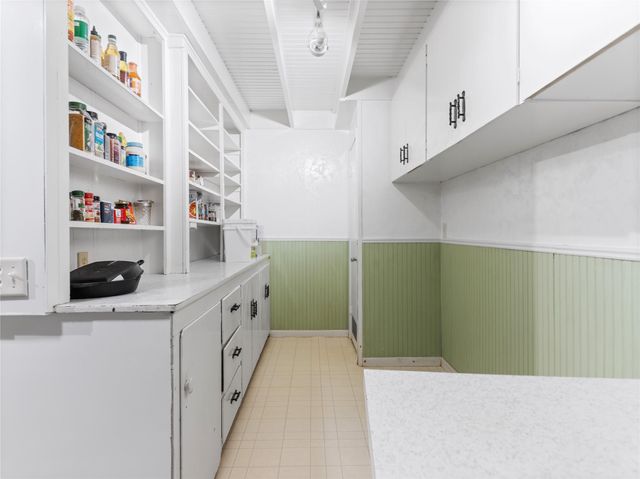 106 W Watt Street, El Campo, TX 77437