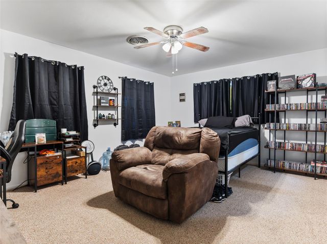 106 W Watt Street, El Campo, TX 77437