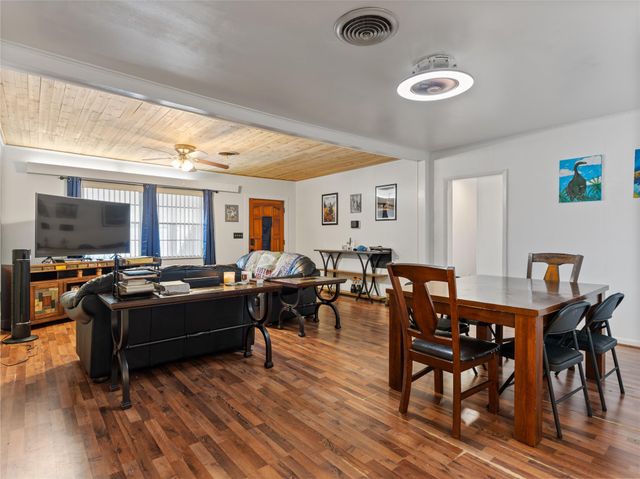 106 W Watt Street, El Campo, TX 77437