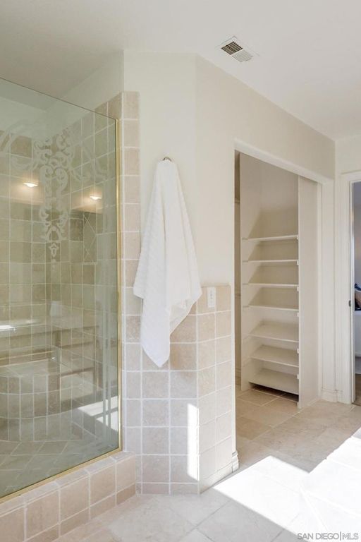 Image 30 of property listing at 1227 La Mesa Ave, Spring Valley, CA 91977