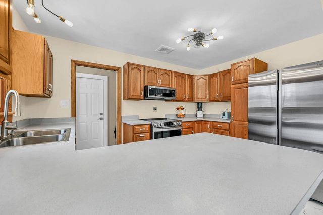 11368 Bridget LANE, Hales Corners, WI 53130