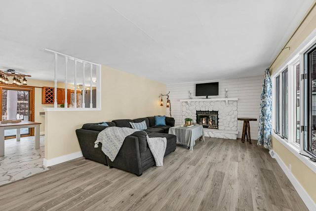 11368 Bridget LANE, Hales Corners, WI 53130