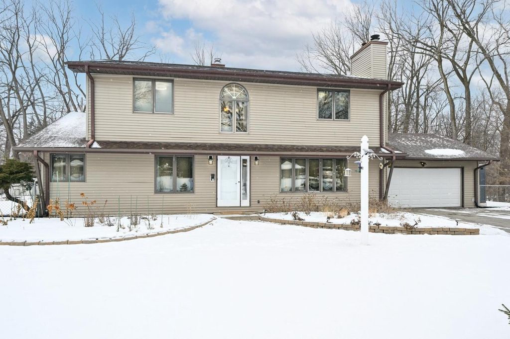 11368 Bridget LANE, Hales Corners, WI 53130