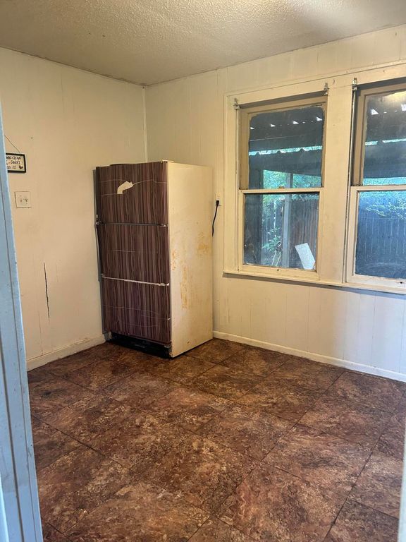 Image 5 of property listing at 15 N Pope Street, San Angelo, TX 76903