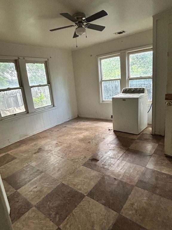 Image 6 of property listing at 15 N Pope Street, San Angelo, TX 76903