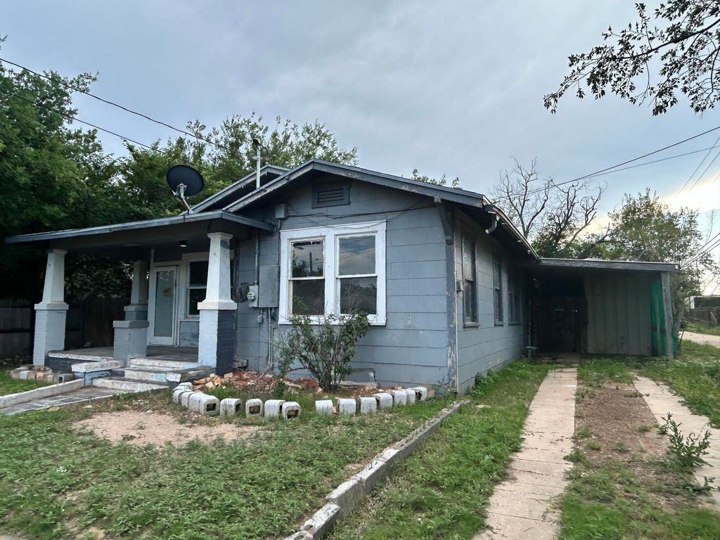 Image 8 of property listing at 15 N Pope Street, San Angelo, TX 76903