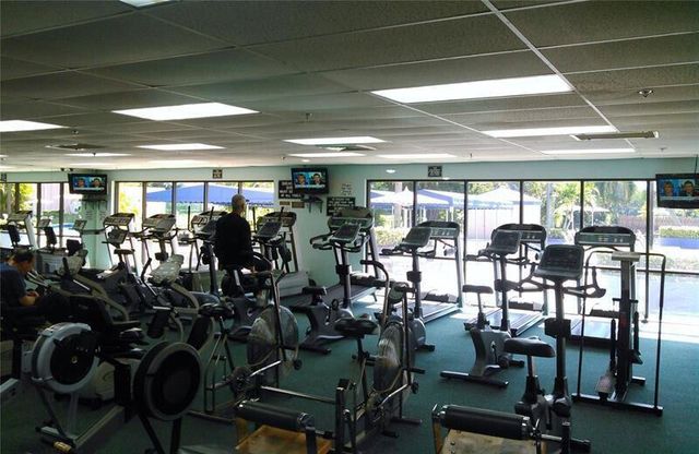10331 Sunrise Lakes Boulevard 203, Sunrise, FL 33322