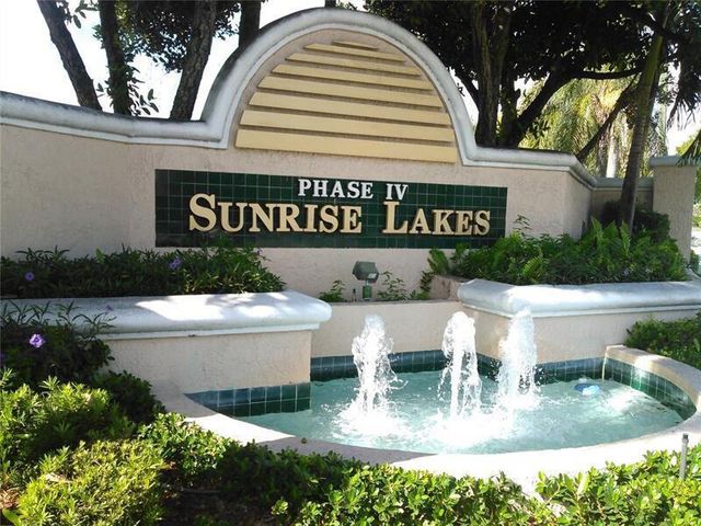 10331 Sunrise Lakes Boulevard 203, Sunrise, FL 33322