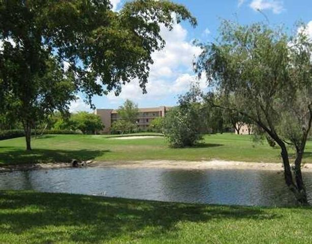 10331 Sunrise Lakes Boulevard 203, Sunrise, FL 33322