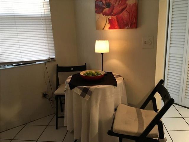10331 Sunrise Lakes Boulevard 203, Sunrise, FL 33322