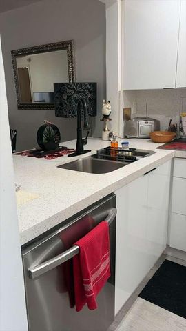10331 Sunrise Lakes Boulevard 203, Sunrise, FL 33322