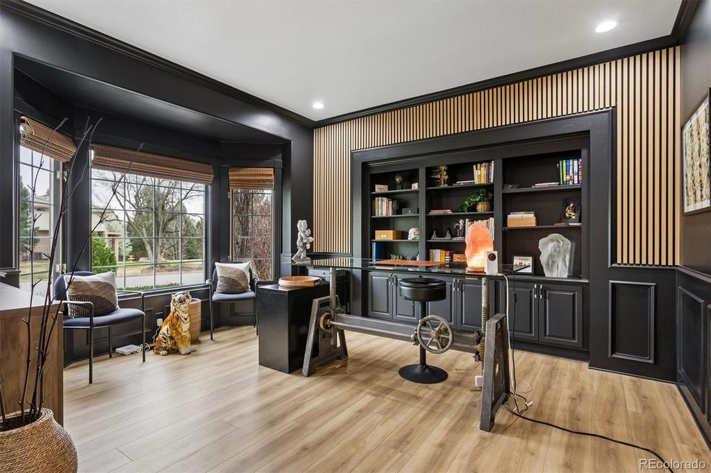 Image 17 of property listing at 5400 Preserve Parkway S, Greenwood Village, CO 80121