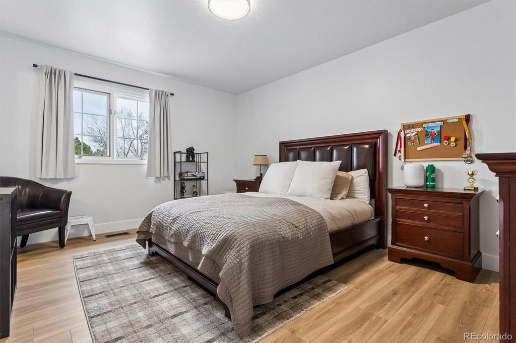 Image 25 of property listing at 5400 Preserve Parkway S, Greenwood Village, CO 80121