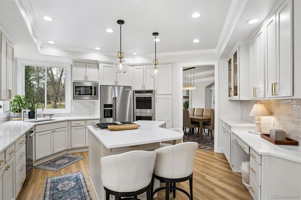 Image 10 of property listing at 5400 Preserve Parkway S, Greenwood Village, CO 80121