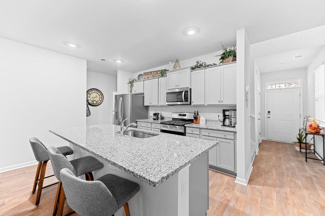 657 Ladywood Drive, Summerville, SC 29486