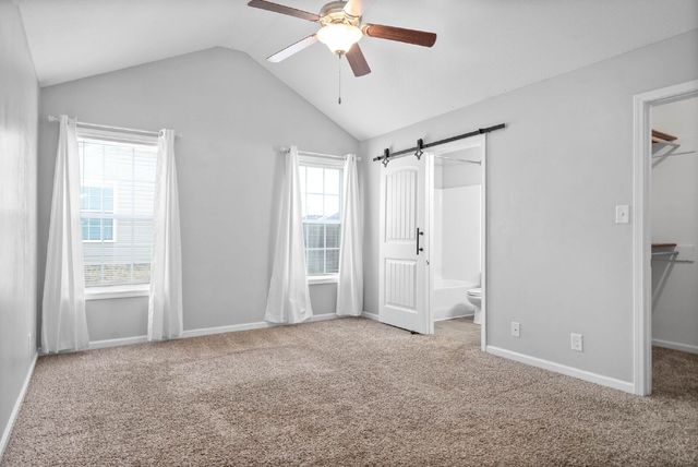935 Hugh Hunter Rd, Oak Grove, KY 42262