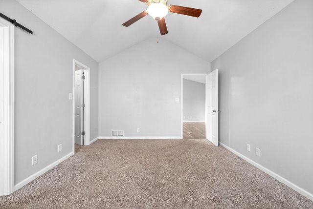 935 Hugh Hunter Rd, Oak Grove, KY 42262
