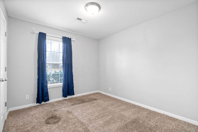 935 Hugh Hunter Rd, Oak Grove, KY 42262