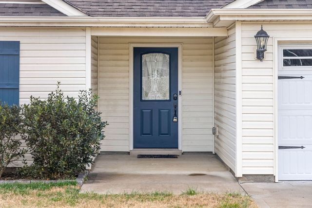 935 Hugh Hunter Rd, Oak Grove, KY 42262