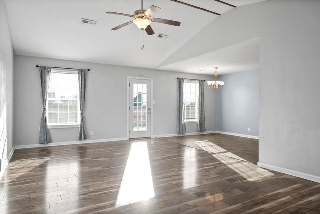 935 Hugh Hunter Rd, Oak Grove, KY 42262