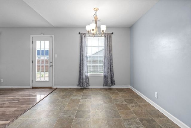 935 Hugh Hunter Rd, Oak Grove, KY 42262