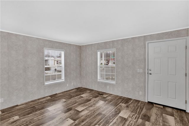 253 Colleen Ln, Jeannette, PA 15644