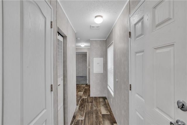 253 Colleen Ln, Jeannette, PA 15644