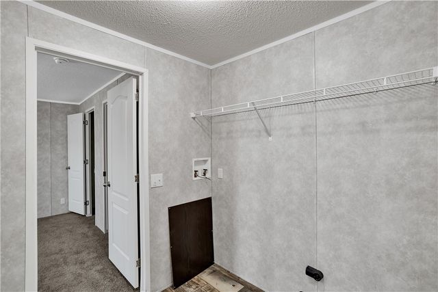 253 Colleen Ln, Jeannette, PA 15644