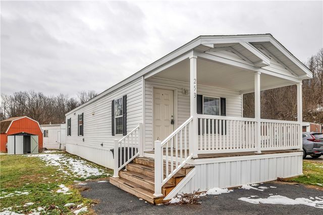 253 Colleen Ln, Jeannette, PA 15644