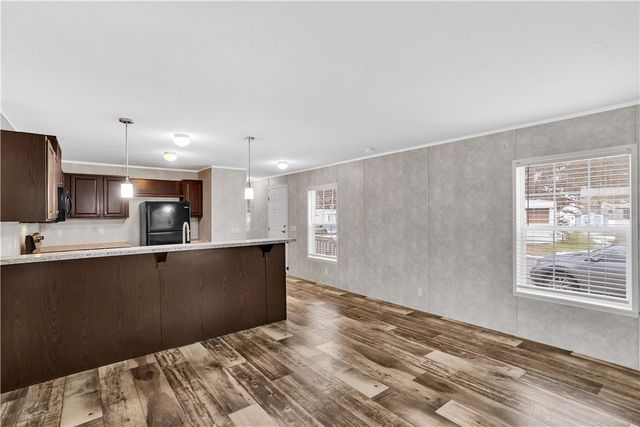 253 Colleen Ln, Jeannette, PA 15644