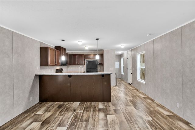 253 Colleen Ln, Jeannette, PA 15644