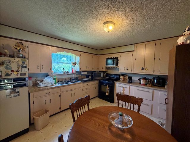 604 Missouri Place, Huntsville, AR 72740
