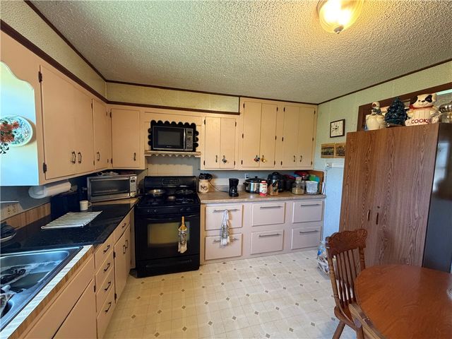 604 Missouri Place, Huntsville, AR 72740