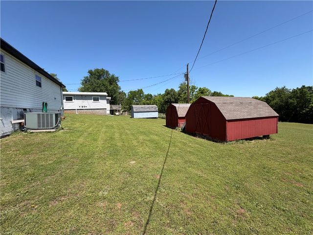 604 Missouri Place, Huntsville, AR 72740
