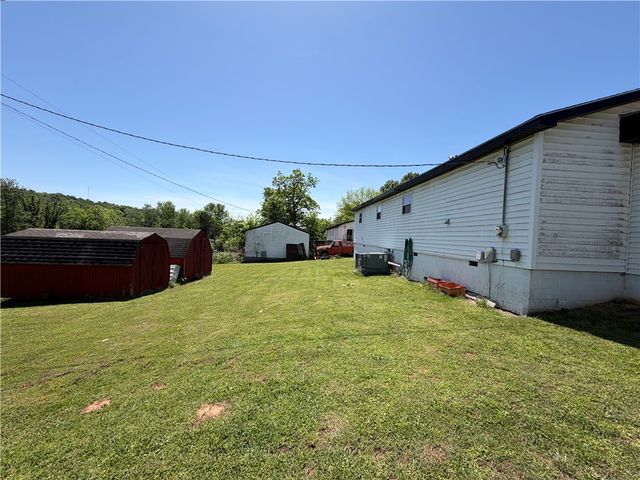 604 Missouri Place, Huntsville, AR 72740