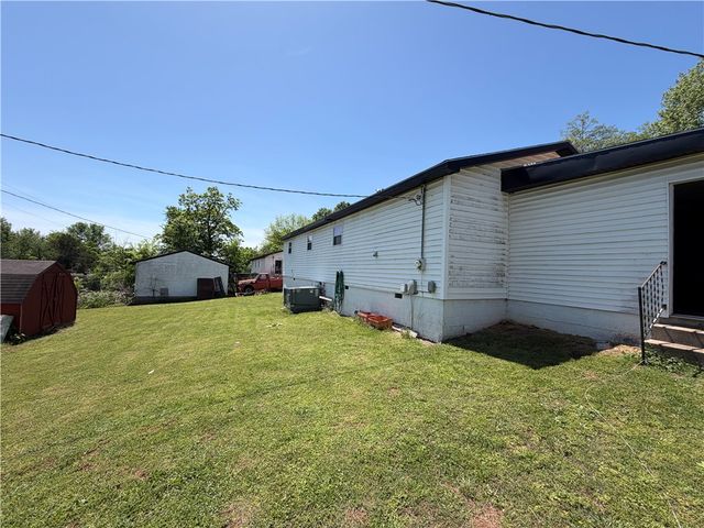 604 Missouri Place, Huntsville, AR 72740