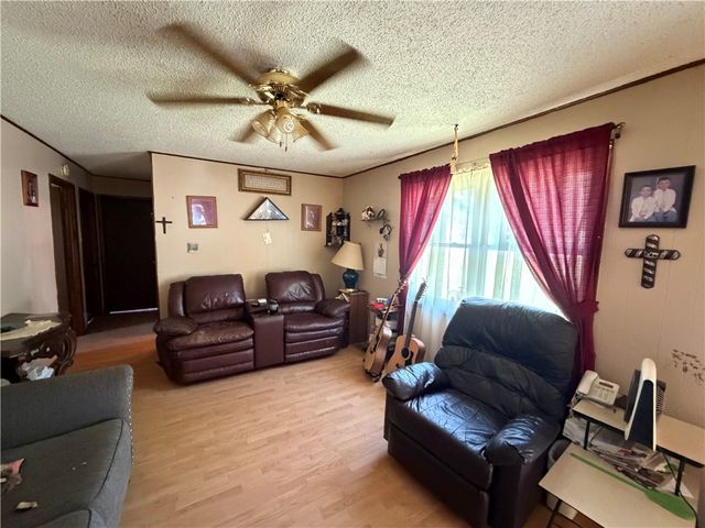 604 Missouri Place, Huntsville, AR 72740