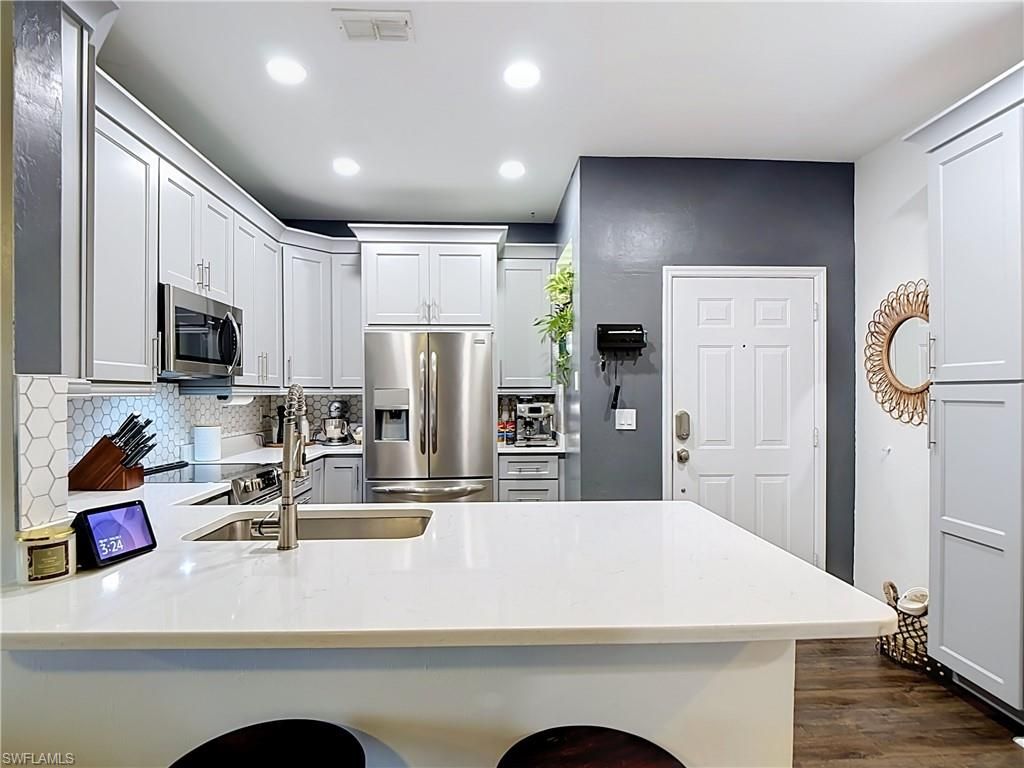 4241 Bellasol CIR 1923, FORT MYERS, FL 33916 — photo 3