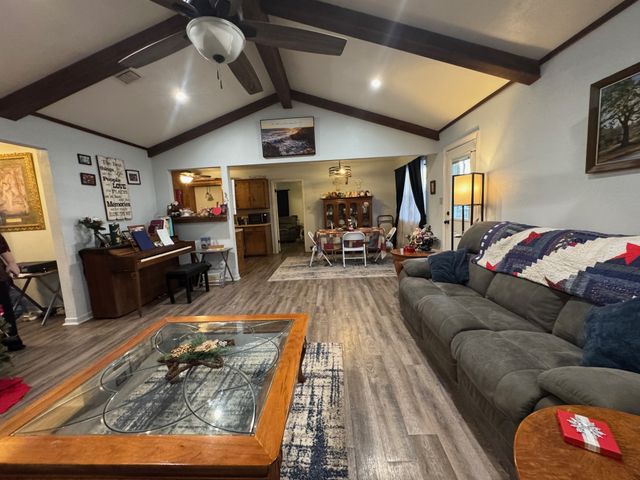 817 S Bell Street, Hamilton, TX 76531