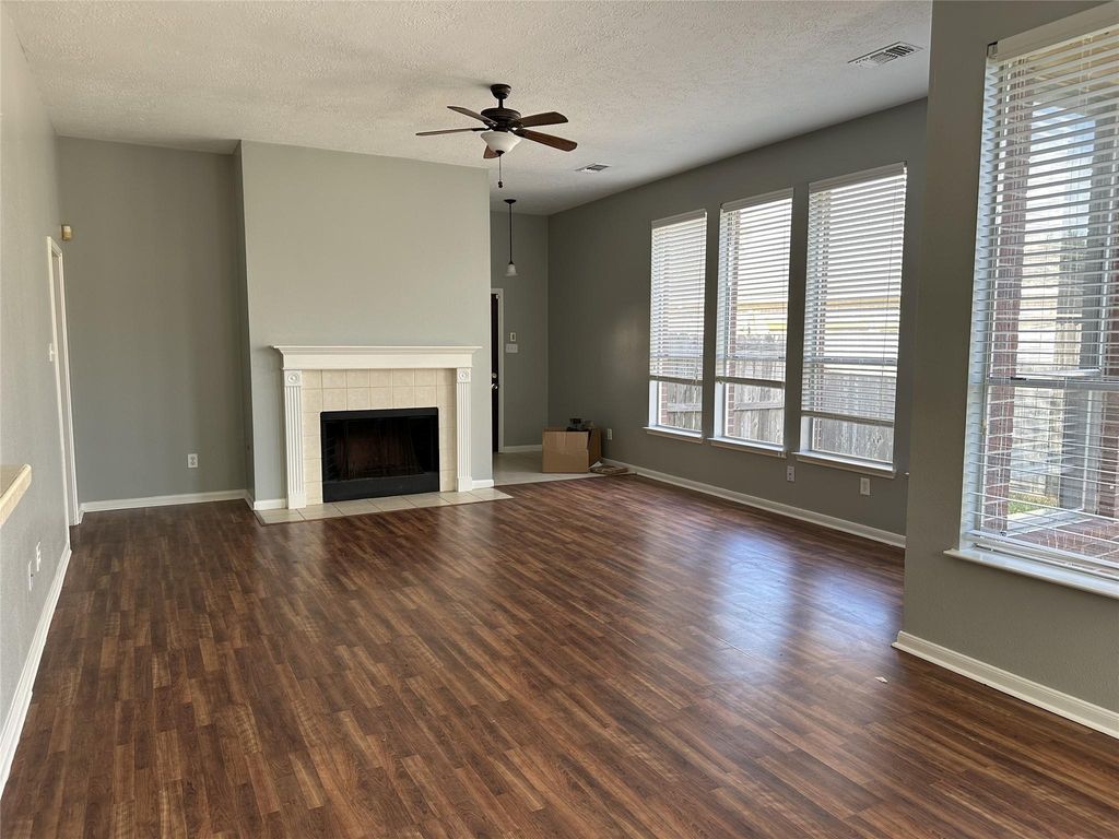 1607 Bonnie Lea Lane, Fresno, TX 77545