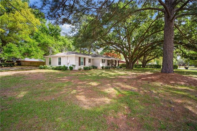 4250 Camellia Circle W, Semmes, AL 36575