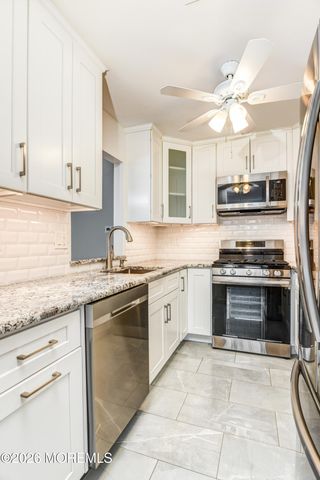 902 Harbor Club Drive 902, Parlin, NJ 08859