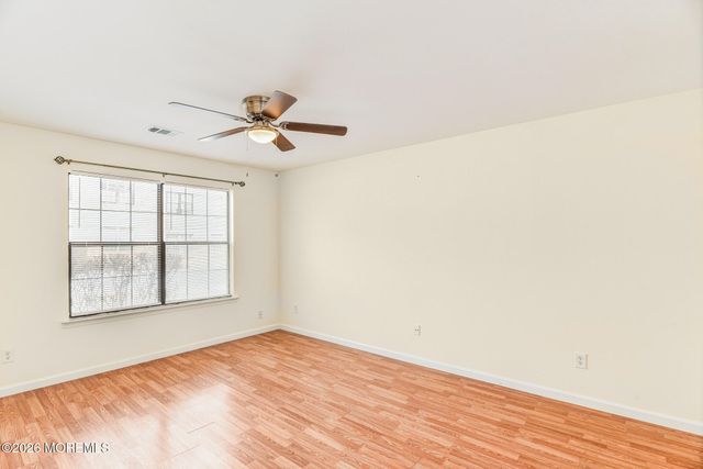 902 Harbor Club Drive 902, Parlin, NJ 08859