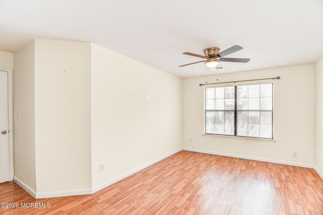 902 Harbor Club Drive 902, Parlin, NJ 08859